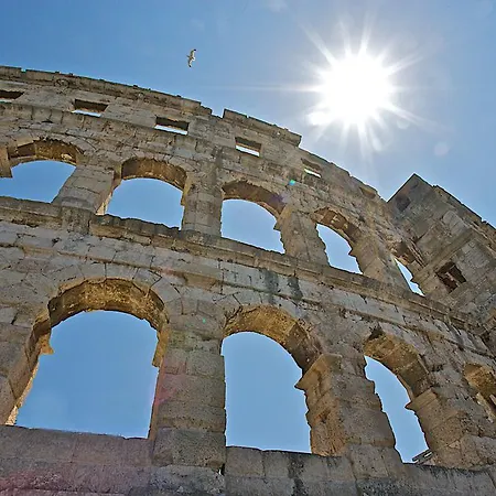 Riviera 2* Pula
