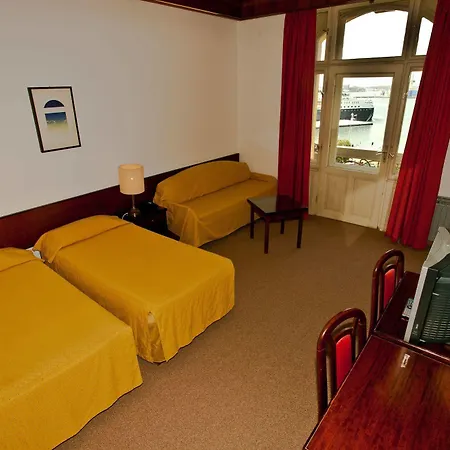 Riviera 2*
