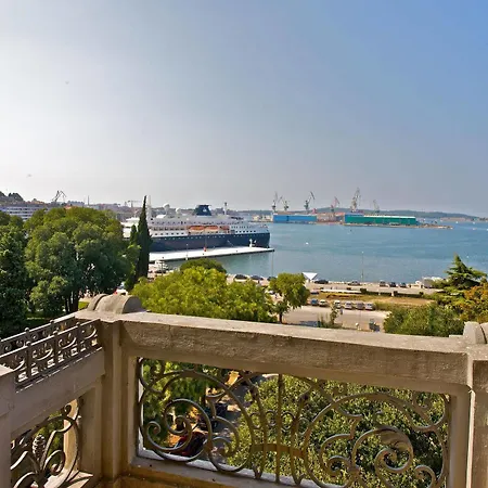 Riviera Konukevi Pula