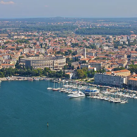 Riviera Konukevi Pula