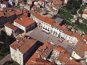 Riviera Konukevi Pula